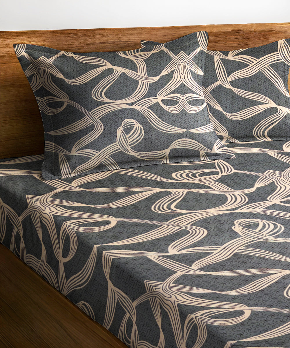 Tangle Muse Flat Double Bedsheet With 2 Pillow Covers