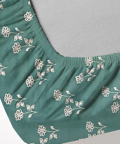 Teal Daisy Charm Flat Bedsheet With Pillow Covers