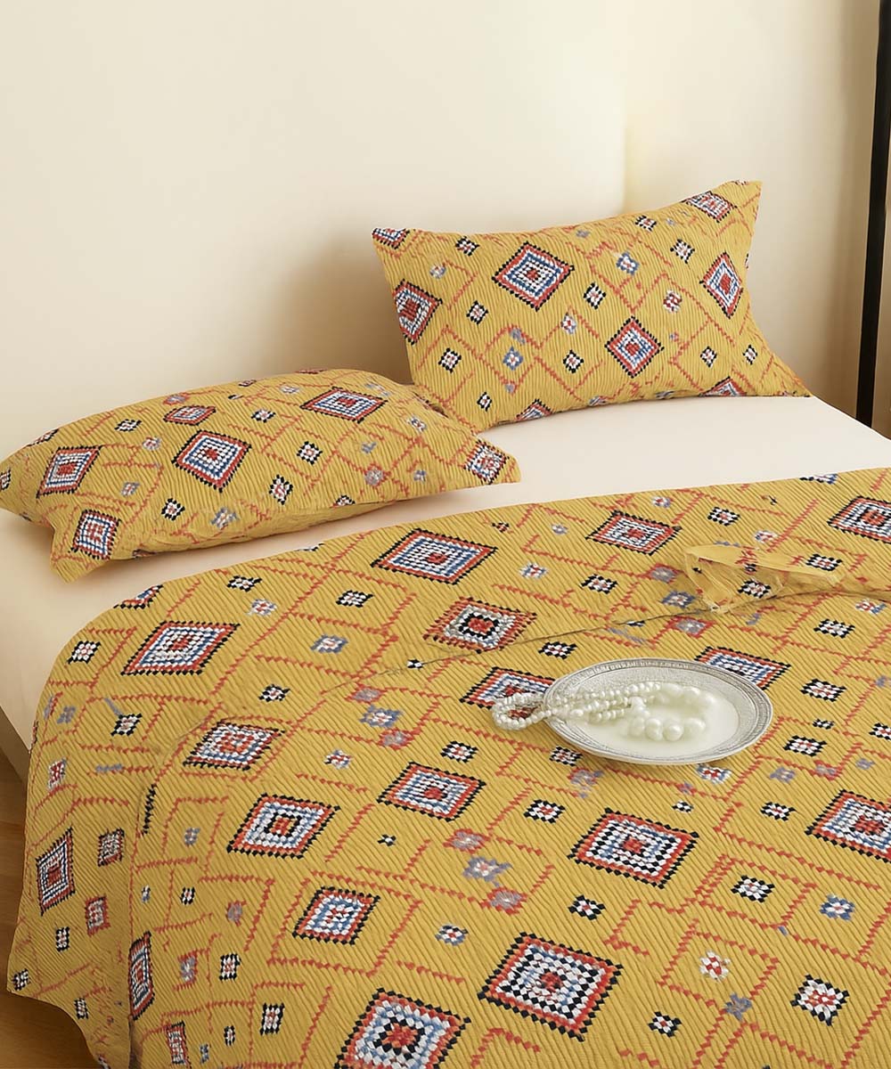 Amber Diamond Glow – 200 GSM Pure Cotton Double Bedsheet with Pillow Covers | 90x100 inches