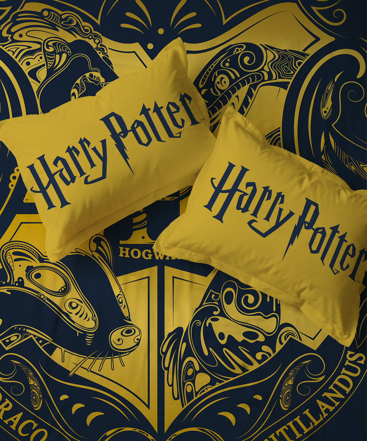 Harry Potter Hogwarts Crest Bedsheet with 2 Pillow Covers