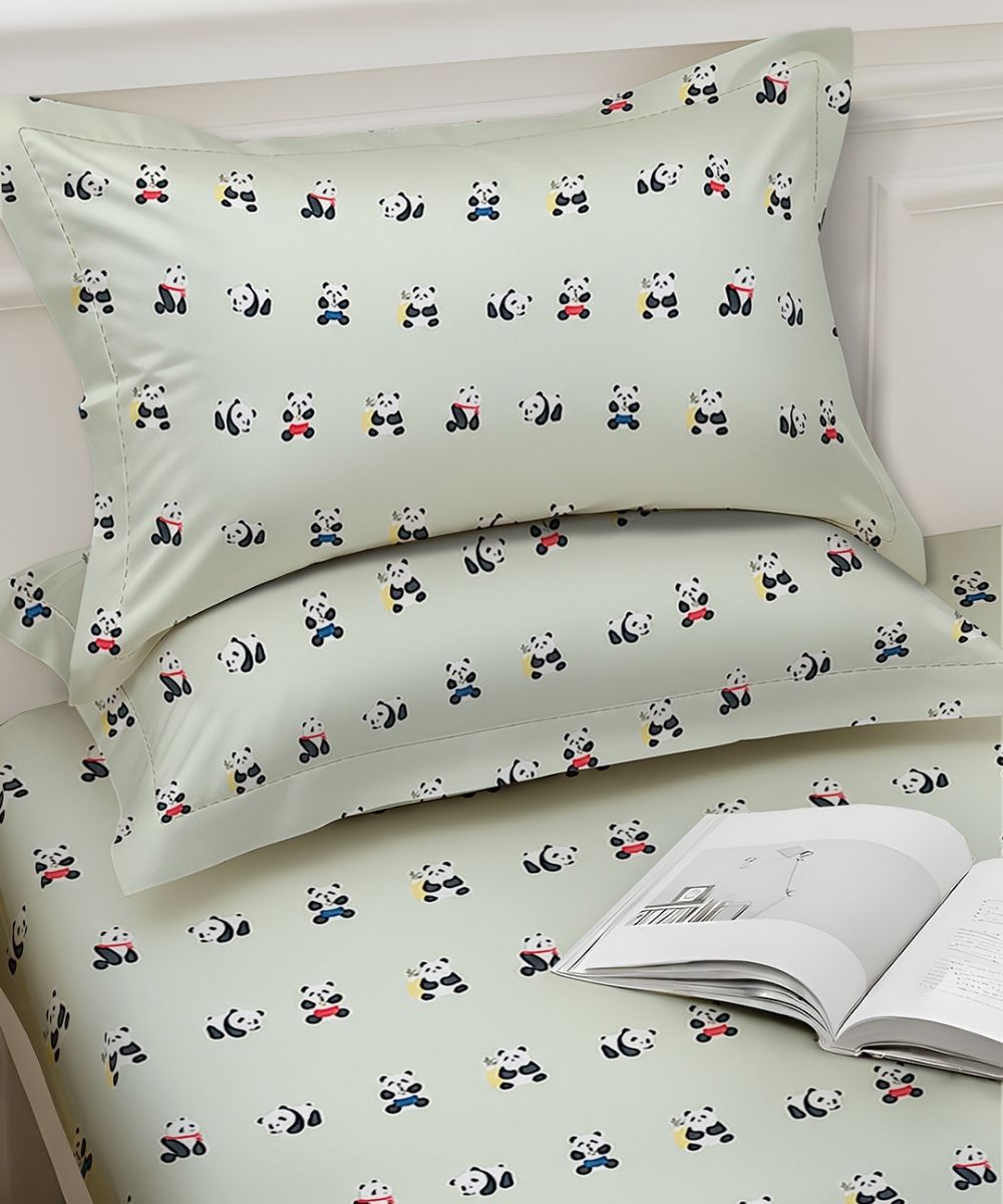 Cute Panda Print Kids Bedsheet With Pillow Covers