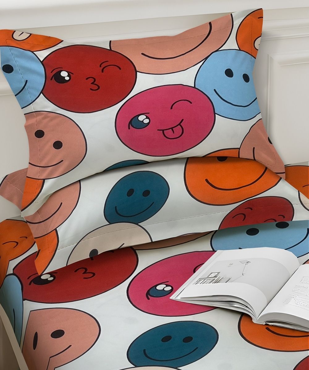 Cute Smiley Kids Bedsheet With Pillow Covers