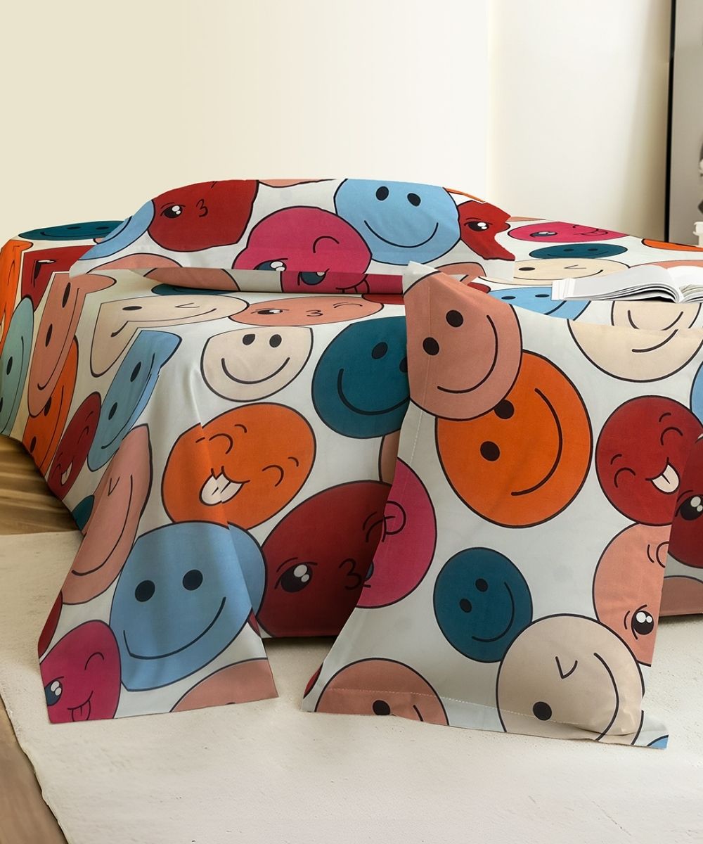 Cute Smiley Kids Bedsheet With Pillow Covers