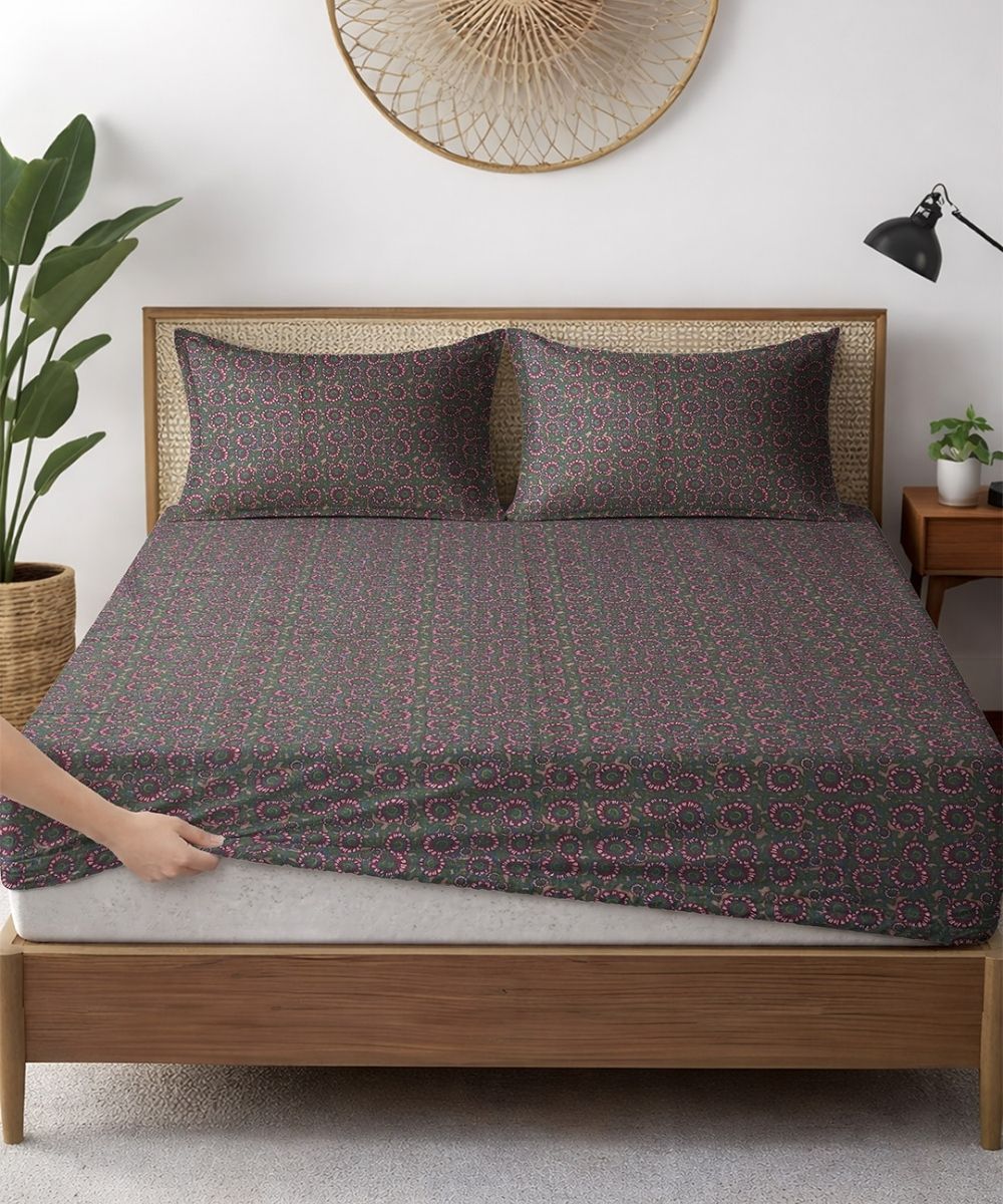 Dark Olive Paisley Elegance  – 130 GSM Cotton Fitted Bedsheet With Pillow Cover