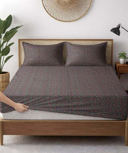 Dark Olive Paisley Elegance  – 130 GSM Cotton Fitted Bedsheet With Pillow Cover