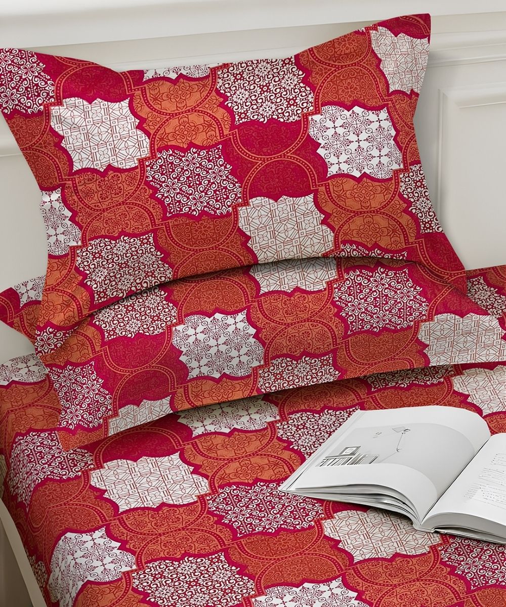 Crimson Mosaic Elegance – 130 GSM Cotton Fitted Bedsheet With Pillow Cover