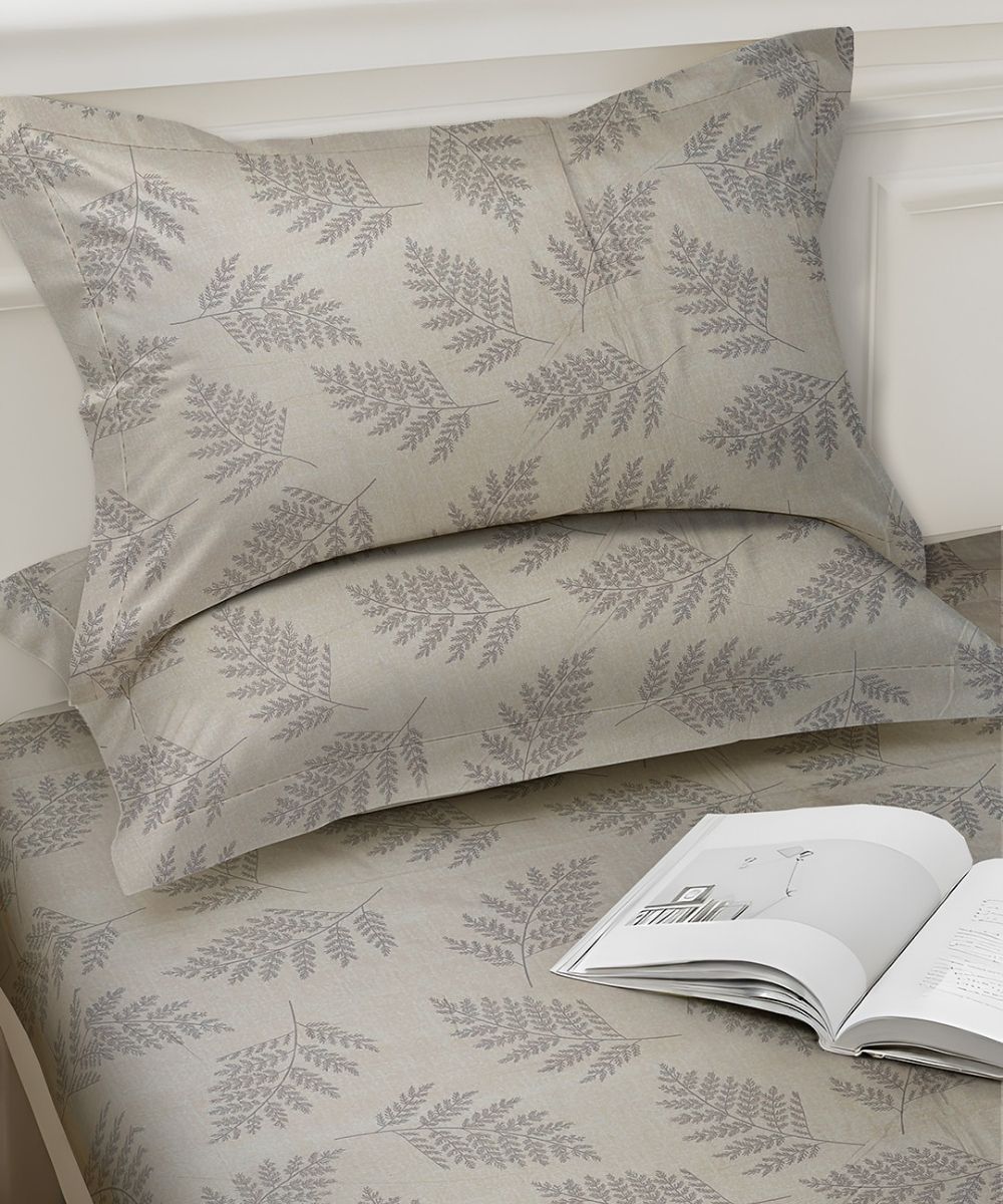 Whispering Ferns Bedsheet With Pillow Covers