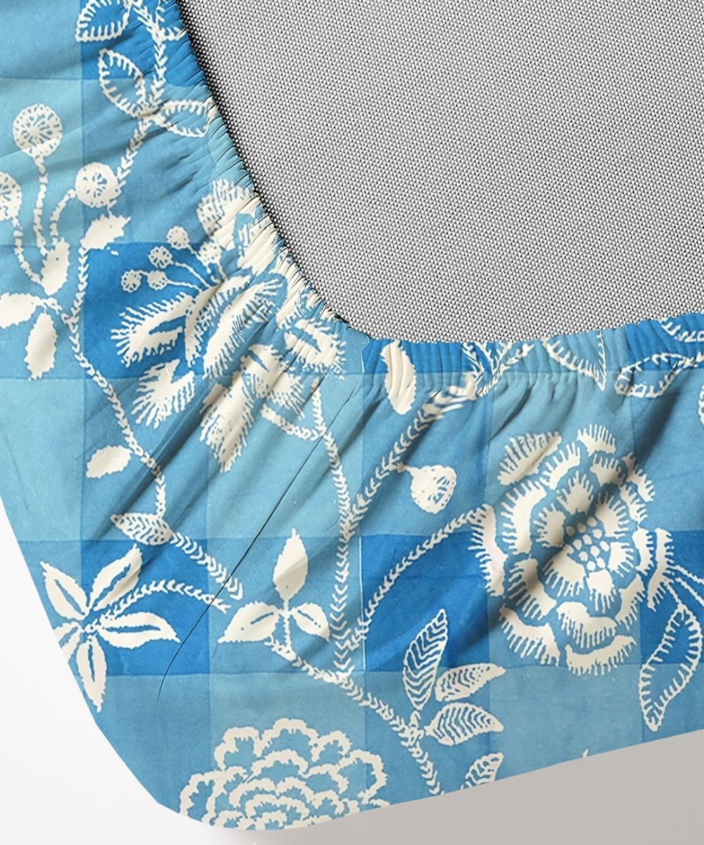 Indigo Garden Bedsheet With Pillow Covers