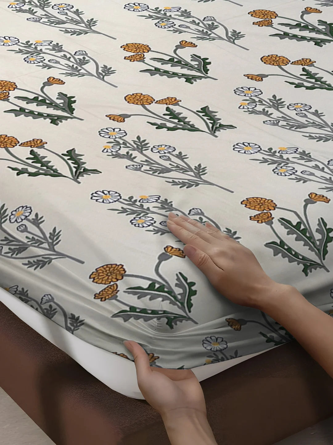 Pretty Floral Fitted Bedsheet With Pillow Cover