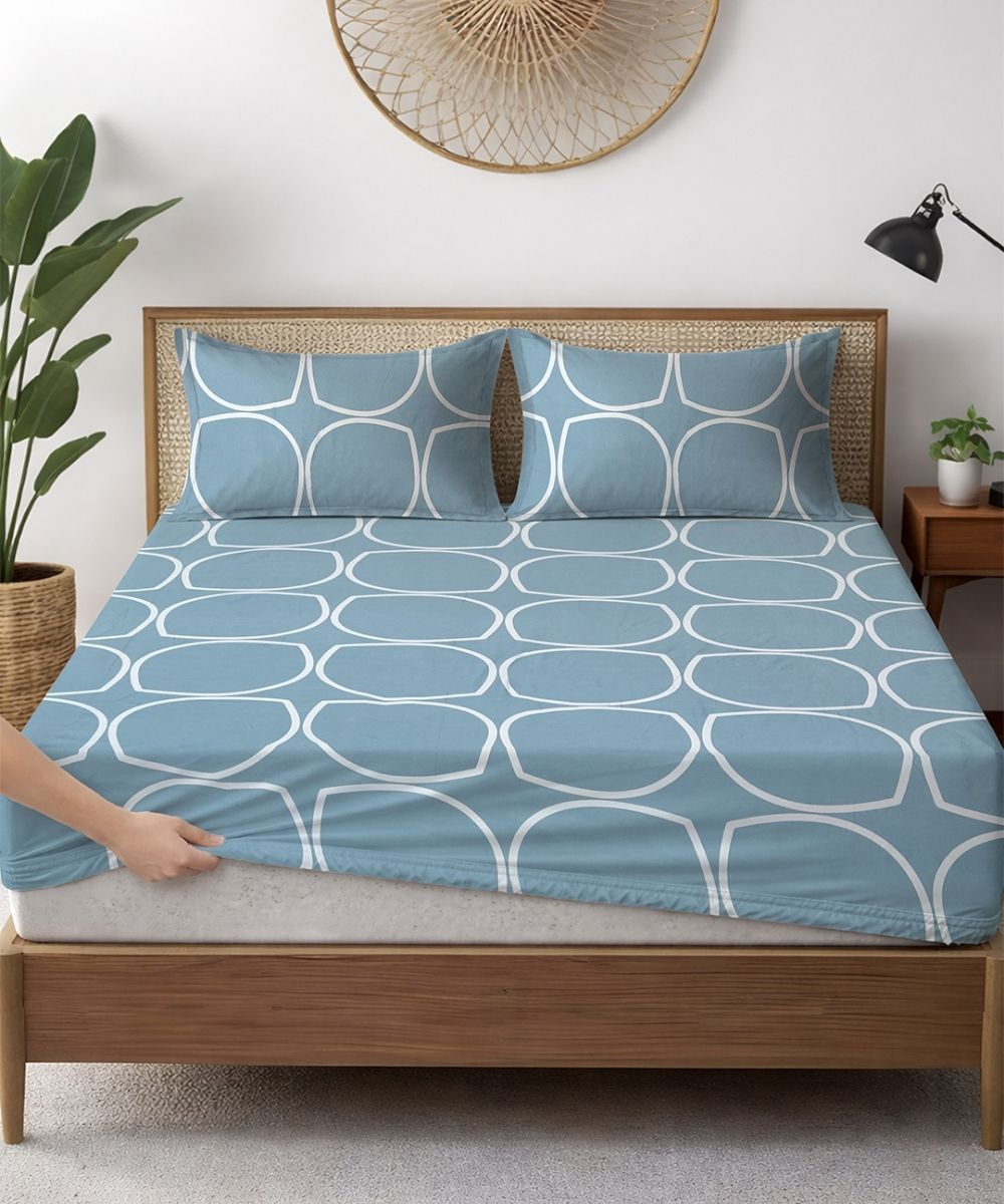 Abstract Super King Fitted Bedsheet With 2 Pillow Covers