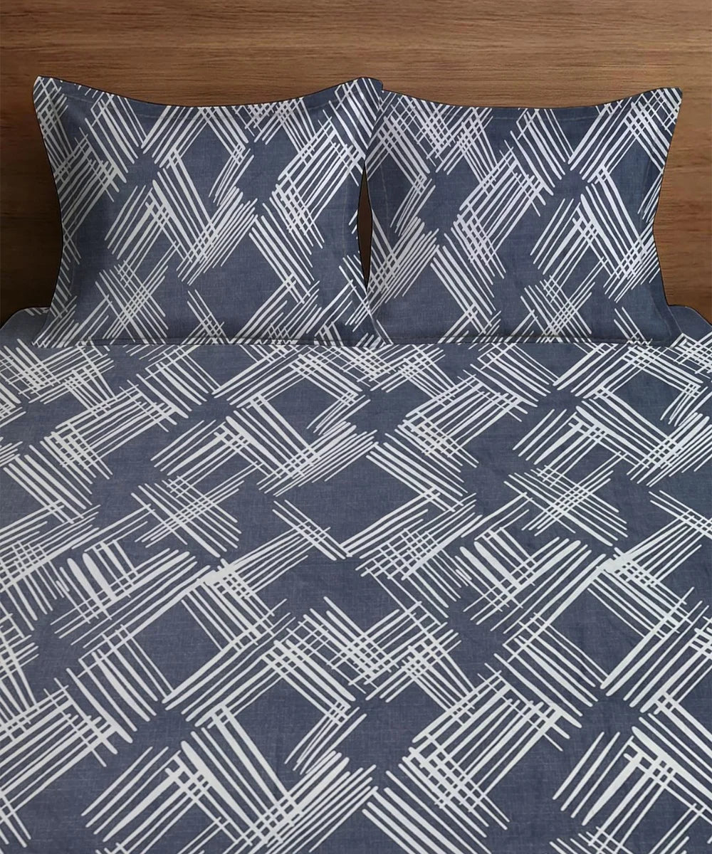 Lines Flat Double Bedsheet With 2 Pillow Cover
