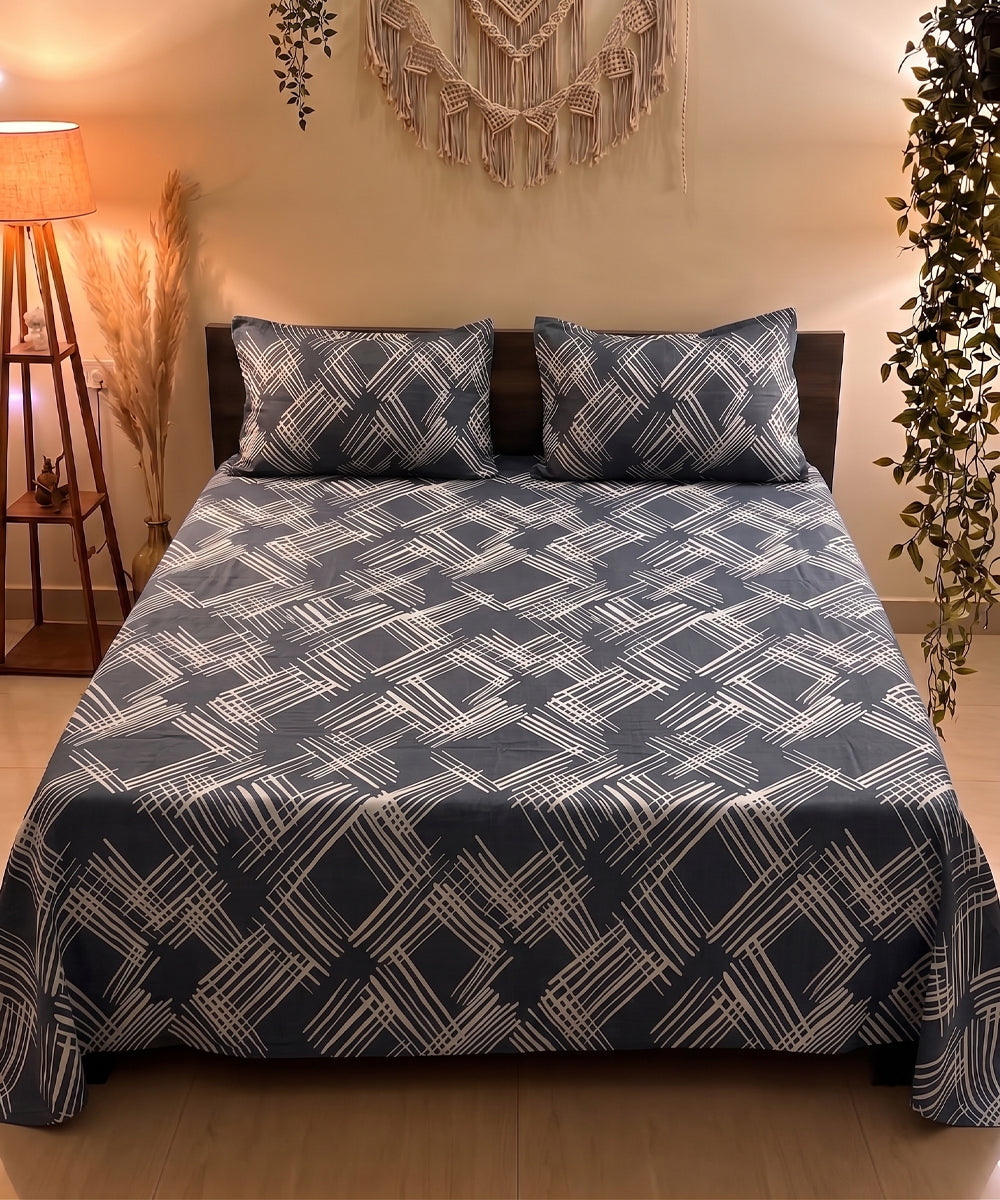 Lines Flat Double Bedsheet With 2 Pillow Cover