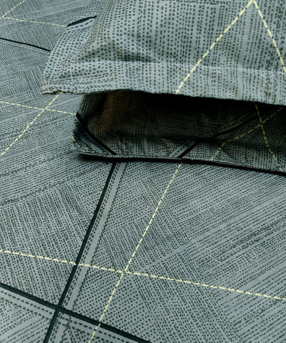 Lines Flat Double Bedsheet With 2 Pillow Covers