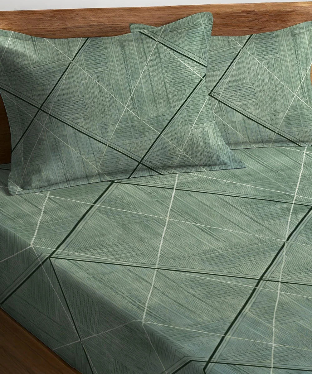 Lines King Size Bedsheet With 2 Pillow Cover