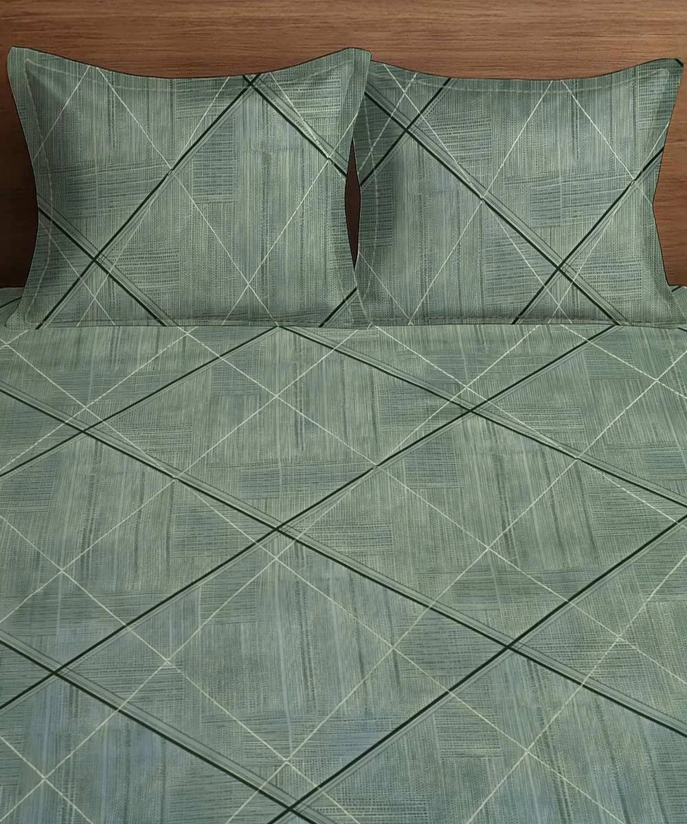 Lines King Size Bedsheet With 2 Pillow Cover