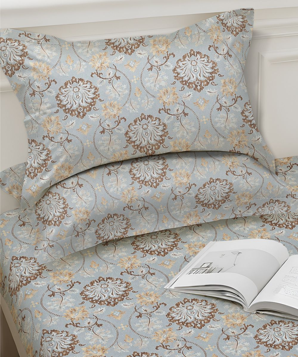 Ethnic Print Bedsheet With Pillow Covers