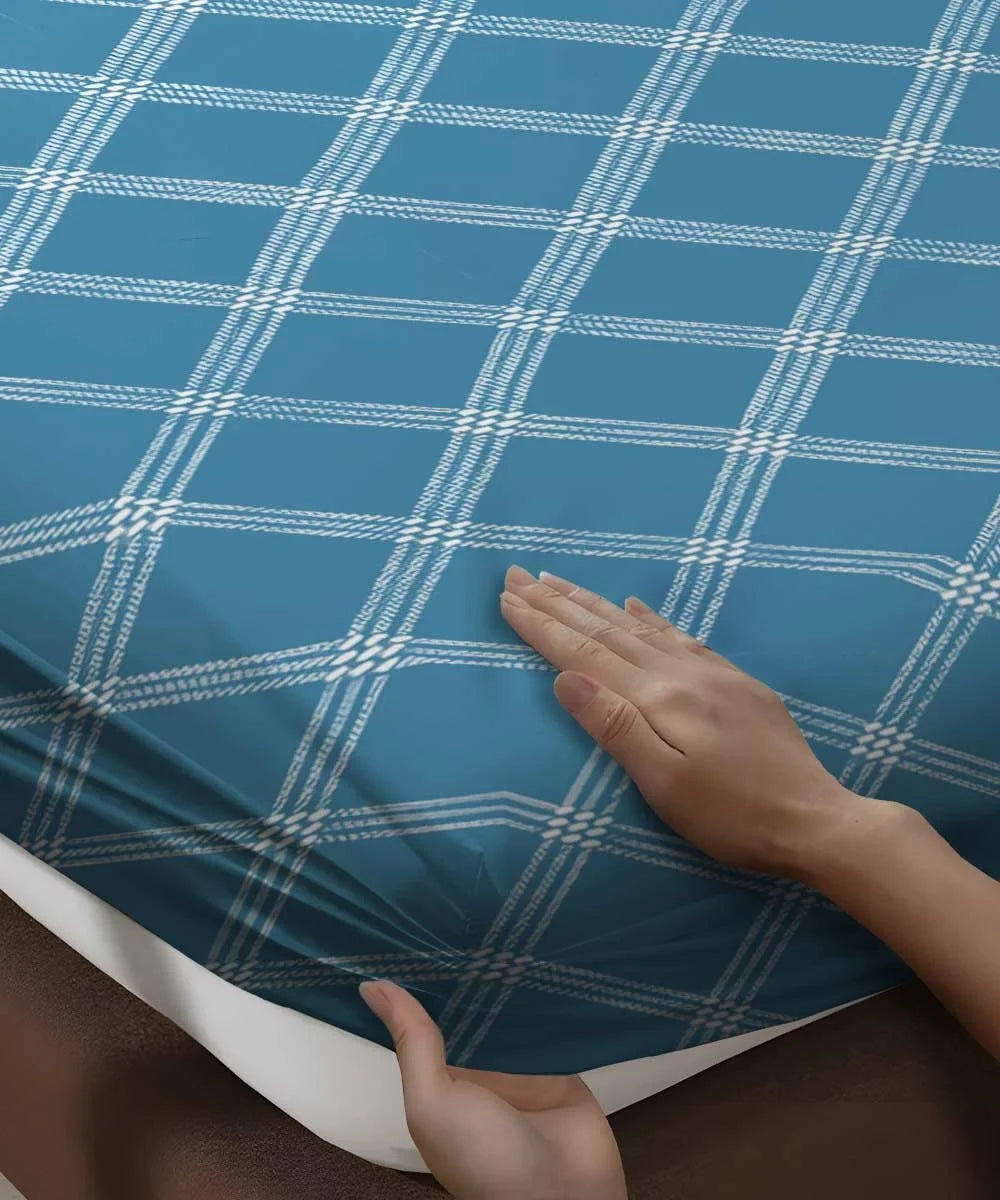 Ocean Check King Size Bedsheet With 2 Pillow Cover