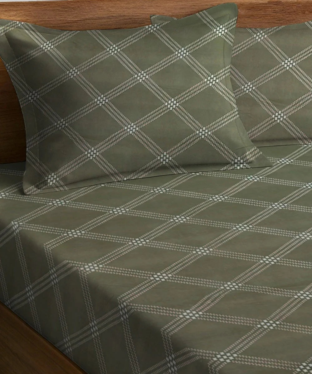 Crossweave Charm King Size Bedsheet With 2 Pillow Cover