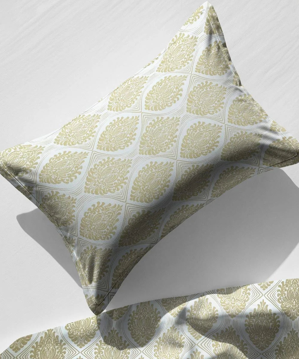 Vintage Crest King Size Bedsheet With 2 Pillow Cover