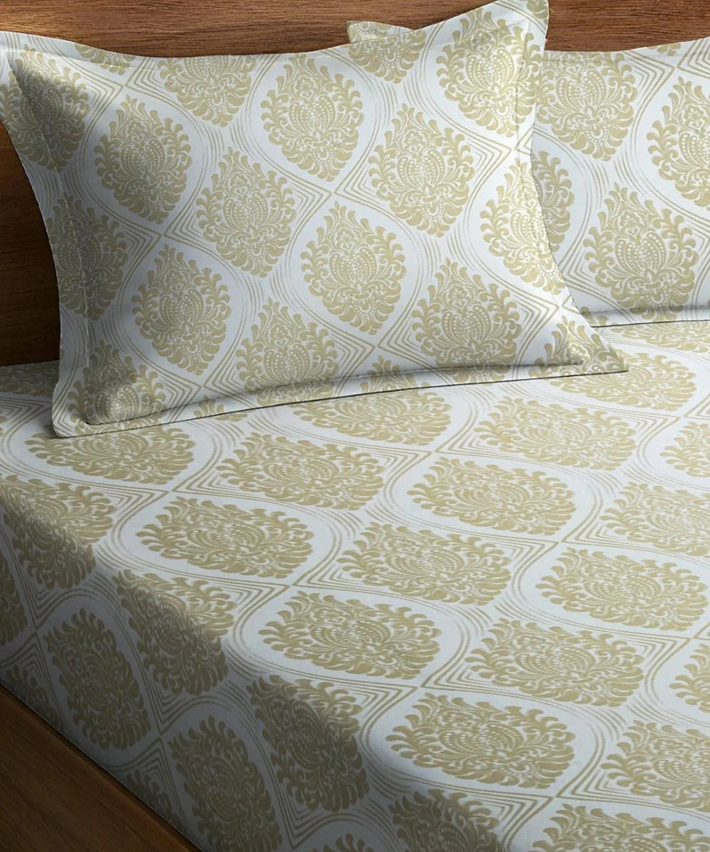 Vintage Crest King Size Bedsheet With 2 Pillow Cover
