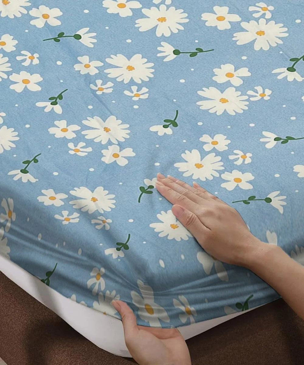 Blue Daisy Bliss King Size Bedsheet With 2 Pillow Cover