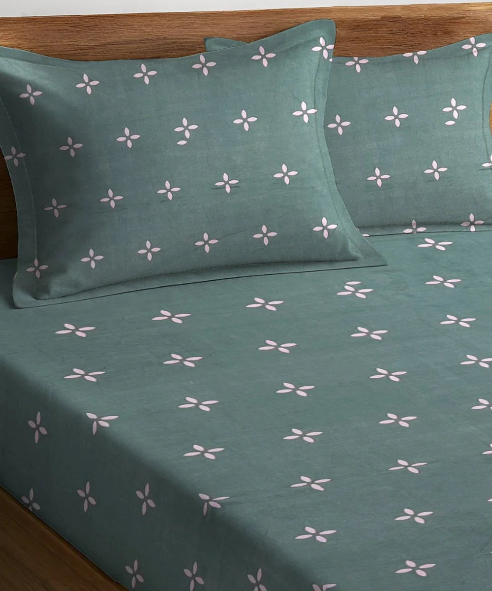 Midnight Blossom King Size Bedsheet With 2 Pillow Cover