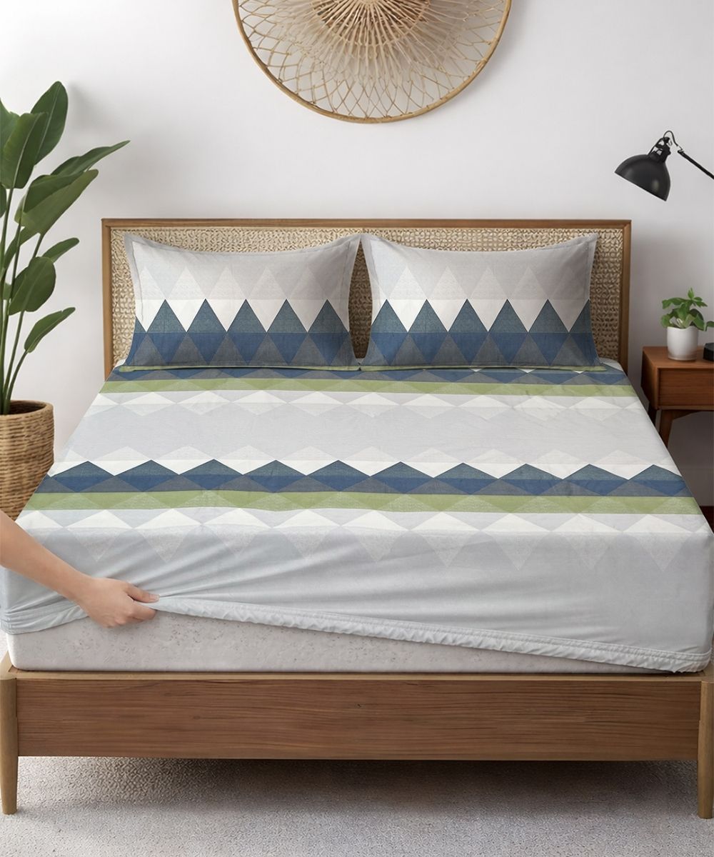 Shades of Multicolour Bedsheet With Pillow Covers