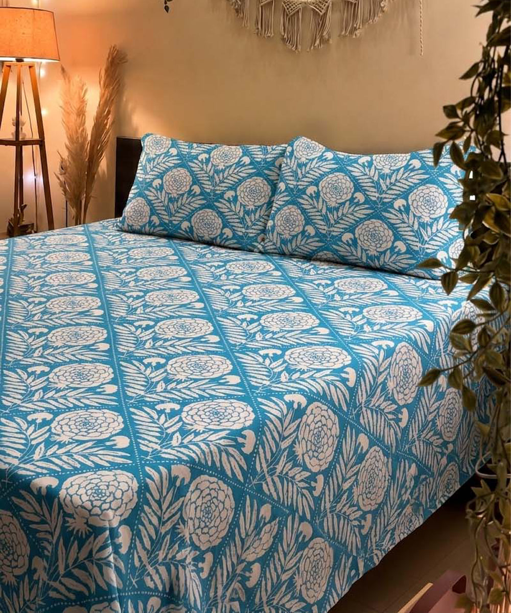 Royal Bloom Stripe Flat Double Bedsheet With 2 Pillow Covers