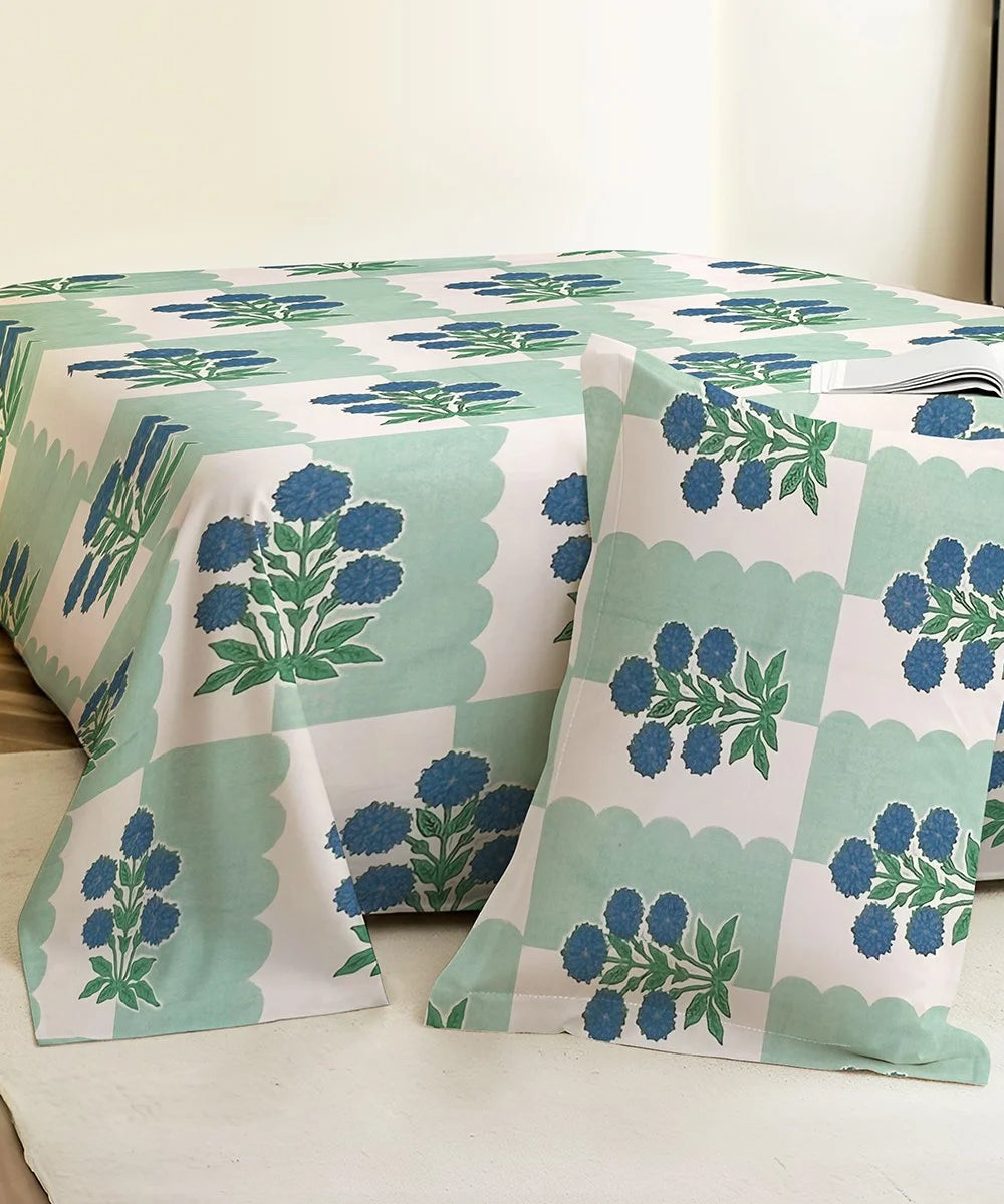 Bluebell MeadowKing Size Bedsheet With 2 Pillow Cover