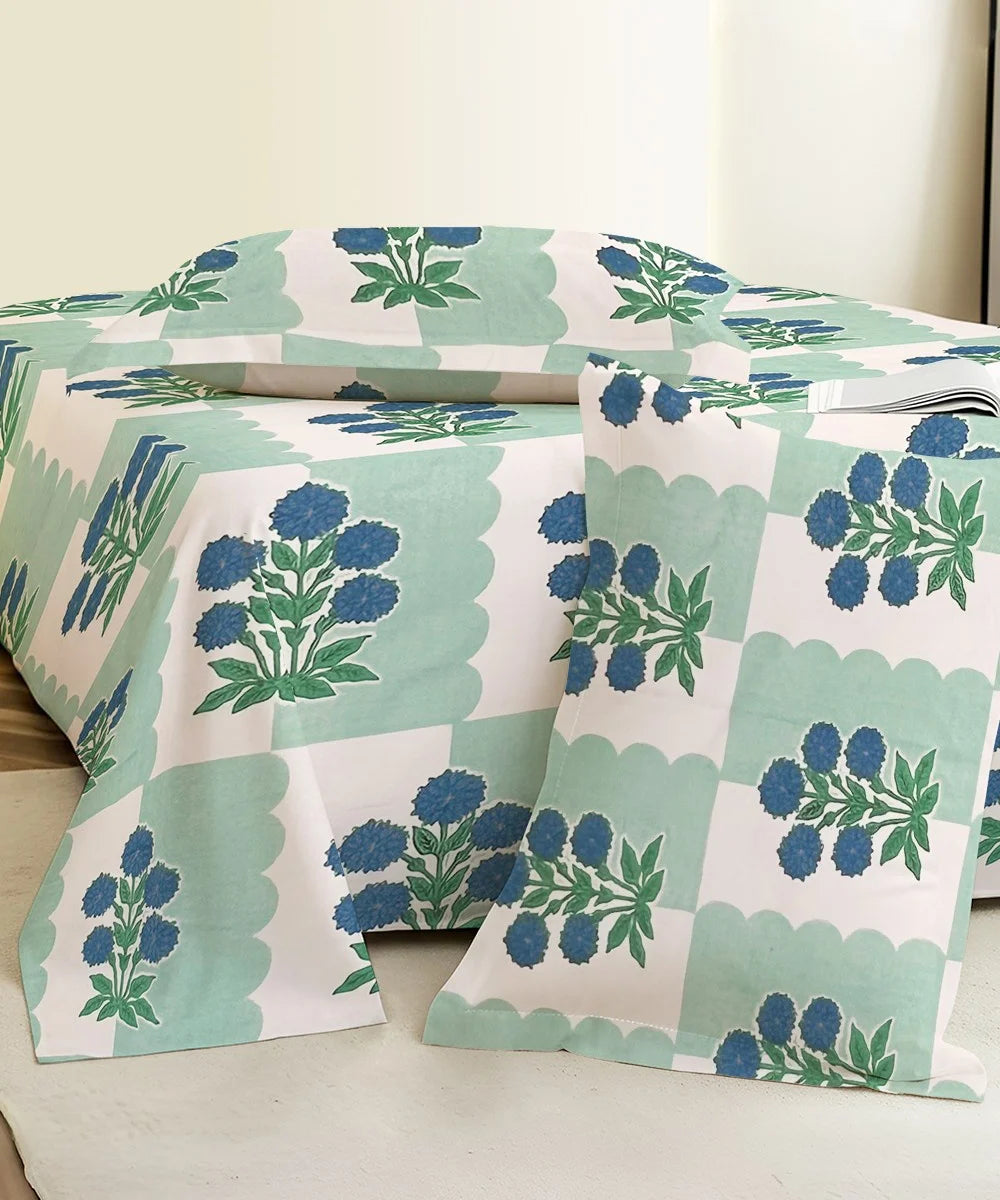 Bluebell MeadowKing Size Bedsheet With 2 Pillow Cover