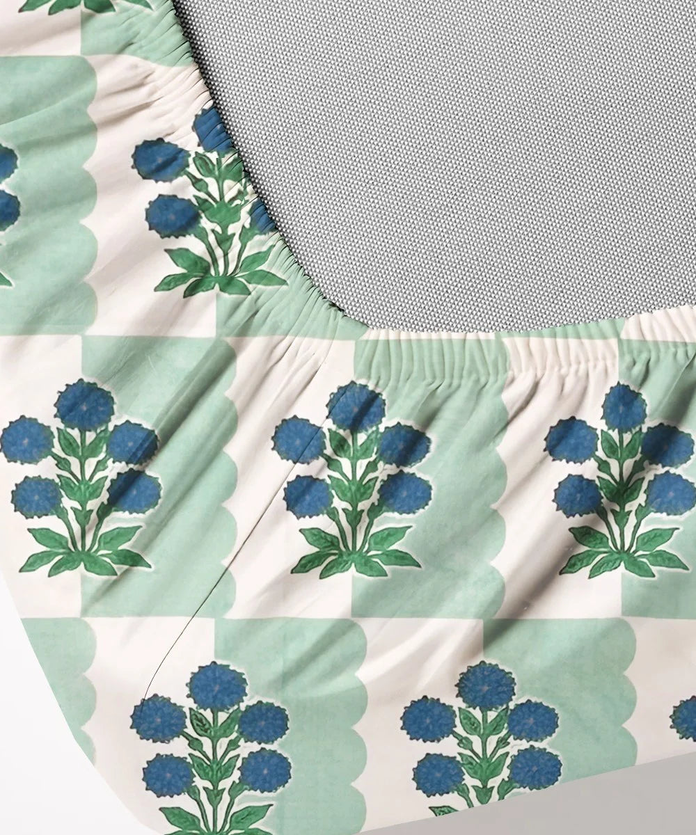 Bluebell MeadowKing Size Bedsheet With 2 Pillow Cover