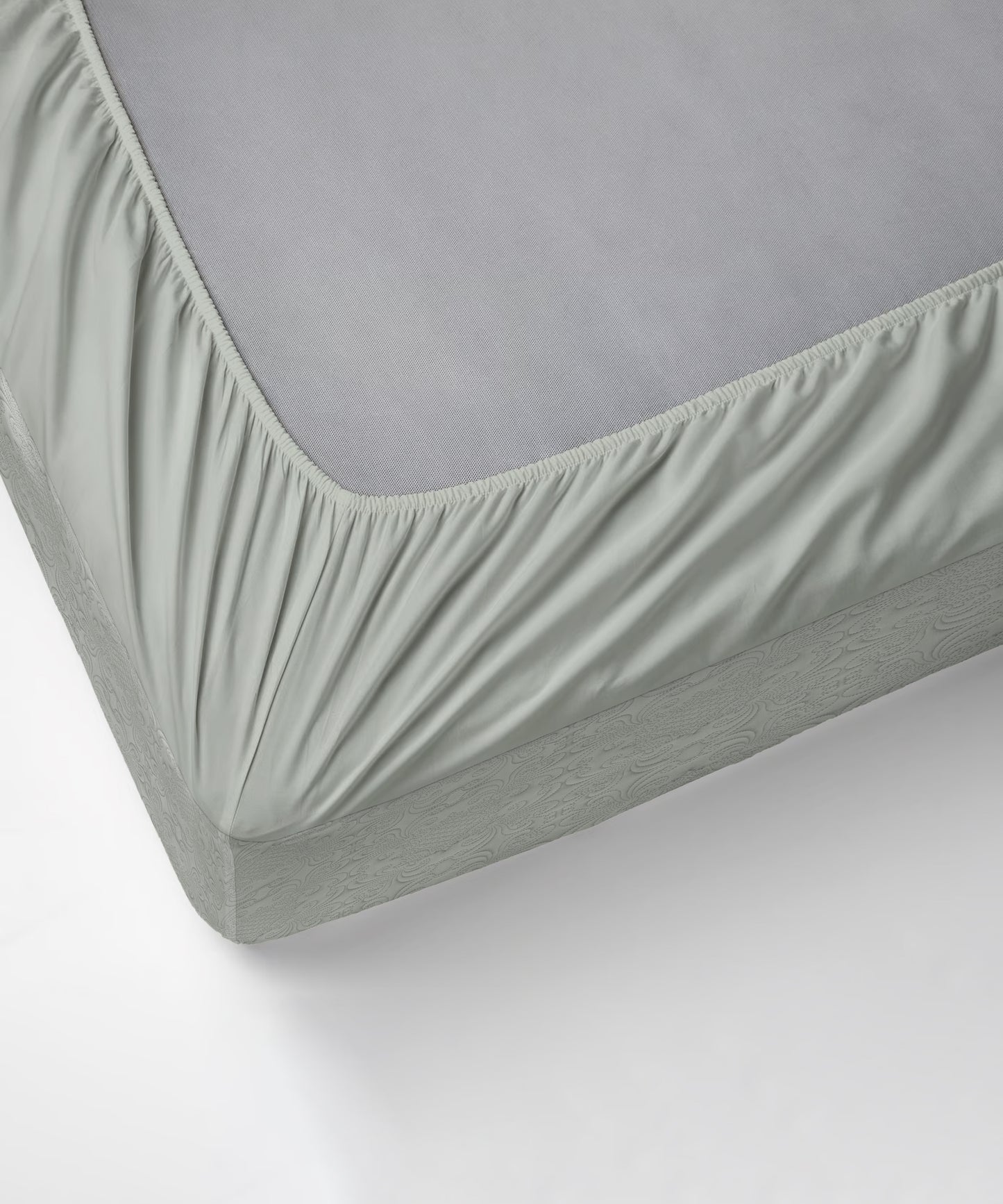 ultrasonic punched pattern mattress protector 