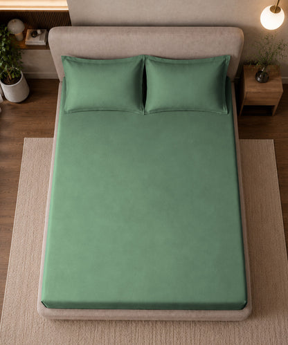 Meadow Green Solid Fitted Bedsheet With Pillow Cover