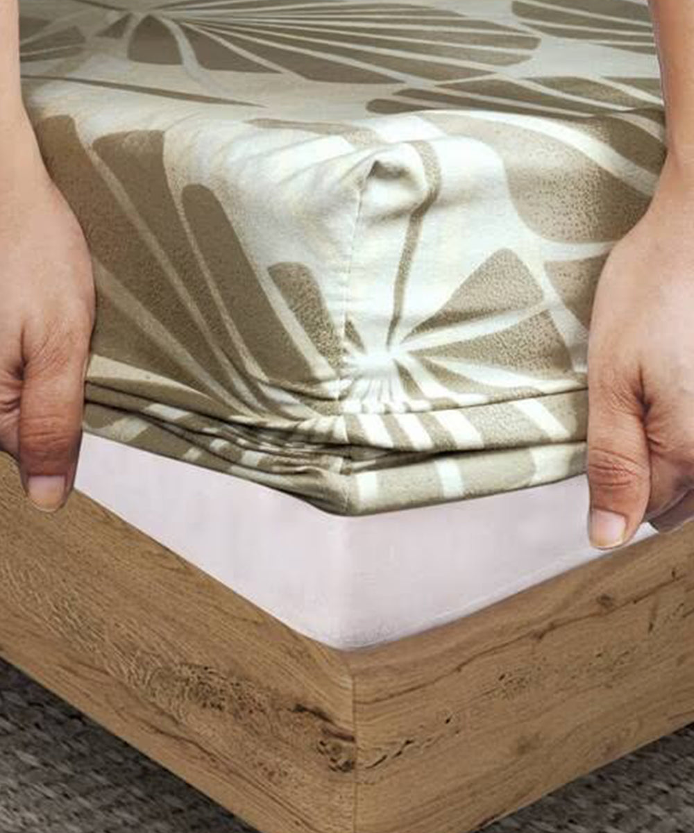 leave pattern double bedsheet 