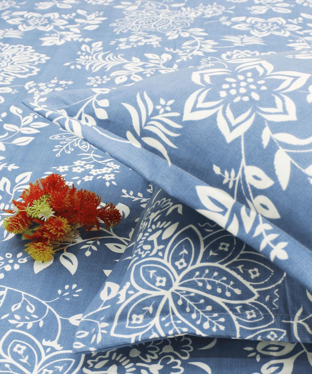 blue floral bedsheet 