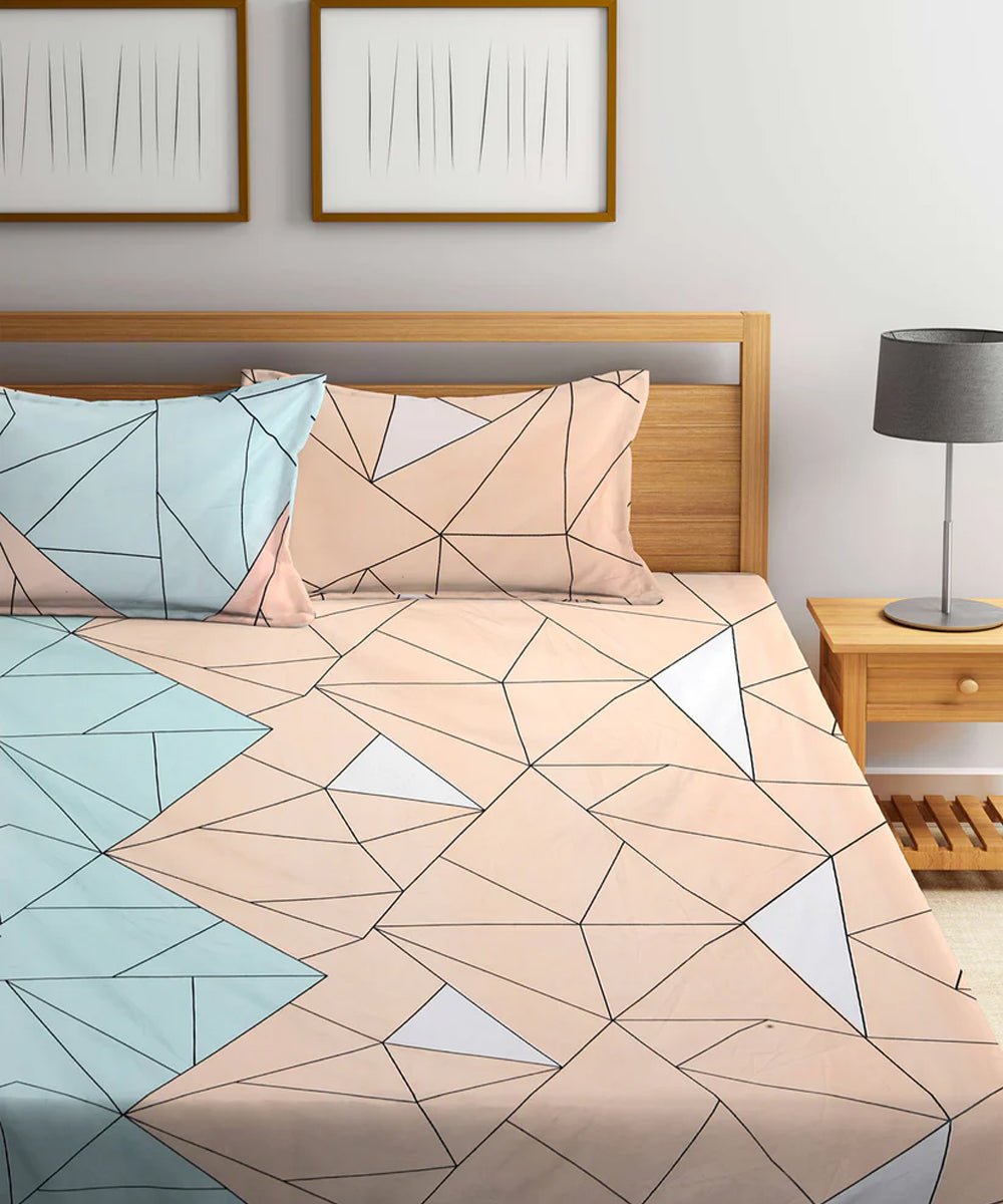Multi Color Geometric Super King Fitted Bedsheet with 2 Pillow Covers