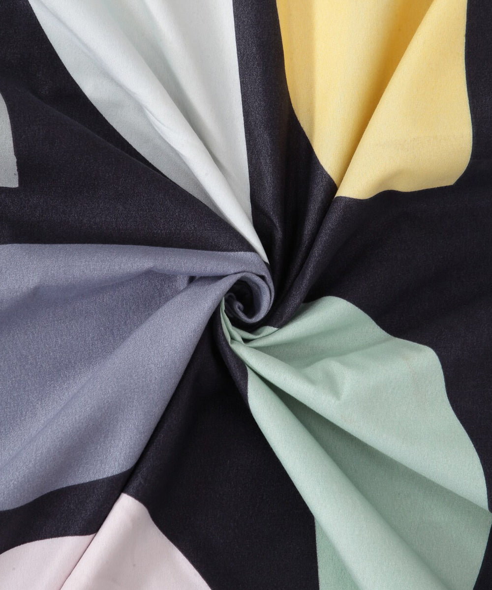 Geometrical Double Bedsheet With 2 Pillow Covers