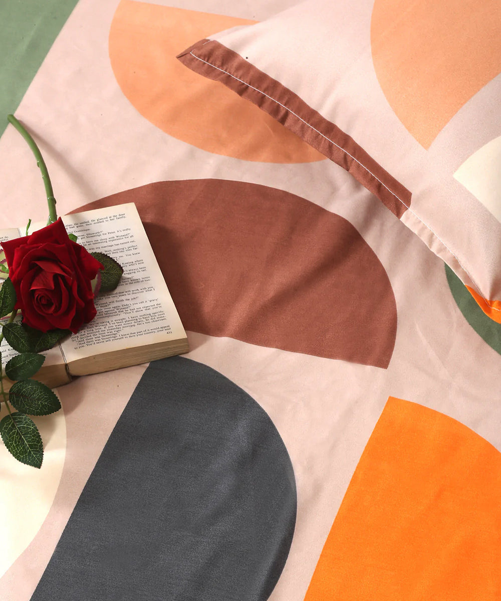 Multi Color Double Bedsheet With 2 Pillow Covers