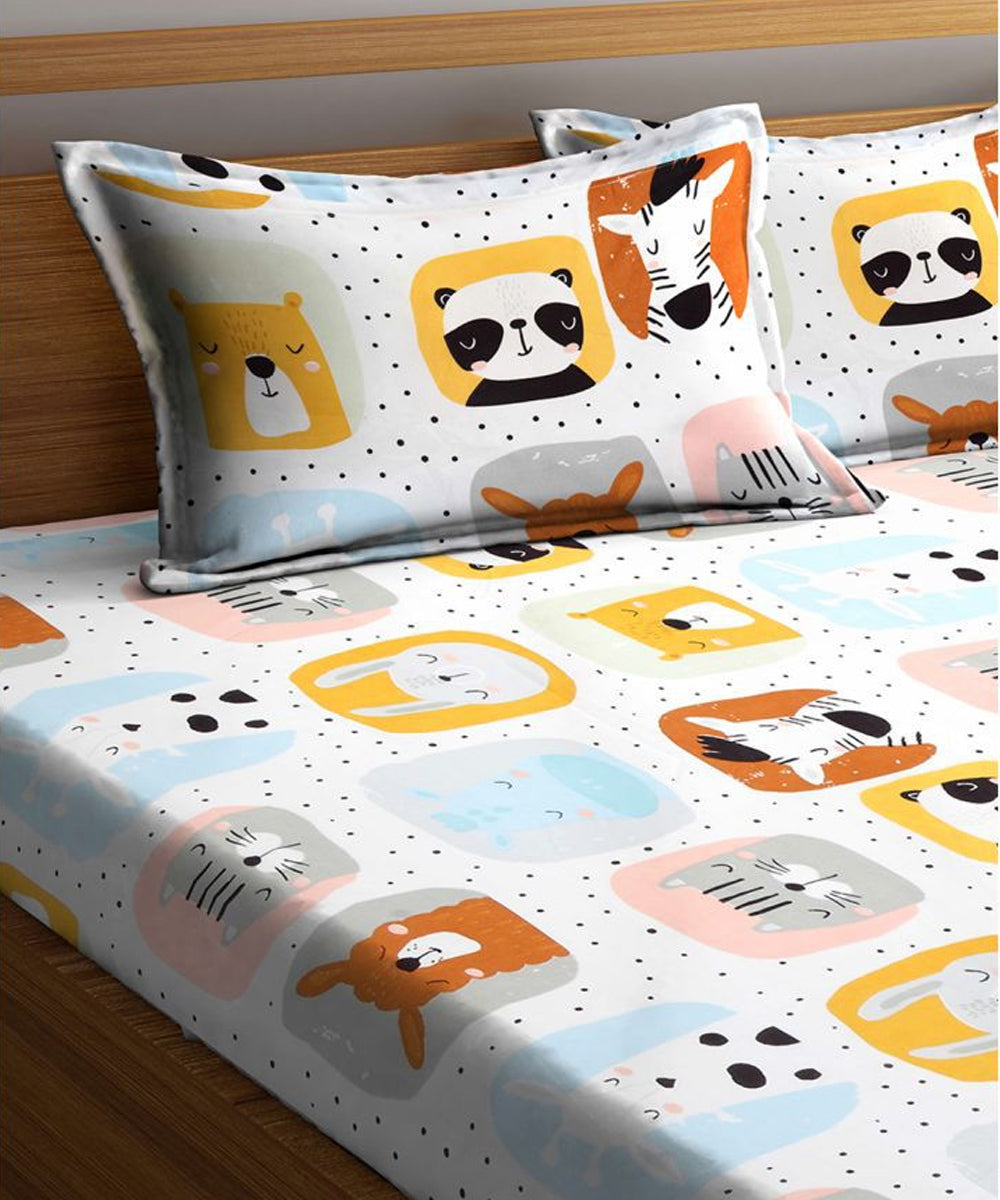 Cuddly Critters Kids Flat Bedsheet With Pillow Covers