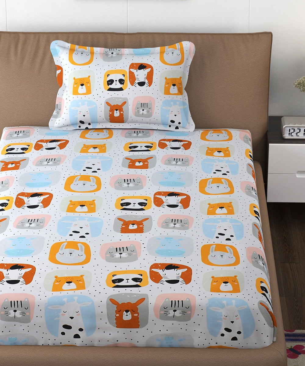 Cuddly Critters Kids Flat Bedsheet With Pillow Covers