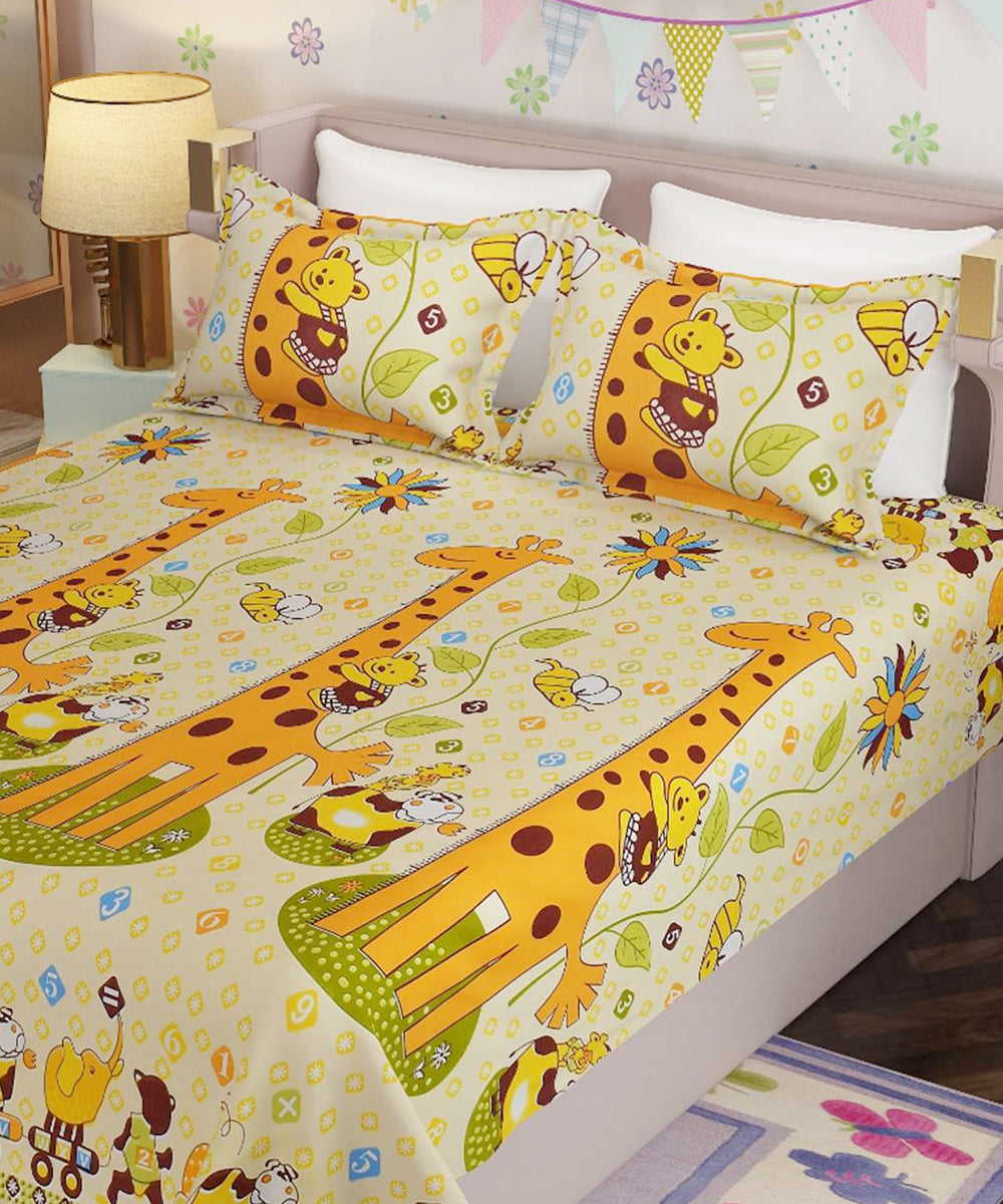 Cute Giraffe King Size Bedsheet With 2 Pillow Cover